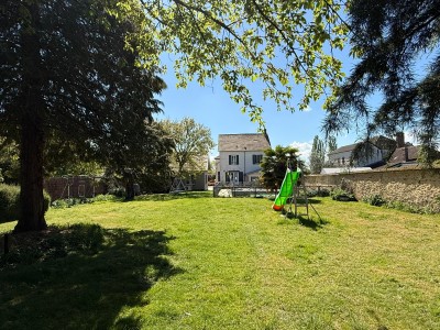 Maison briarde avec piscine - COURPALAY - 176 m2 - VENDU
