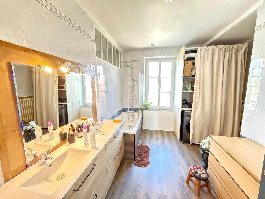 Maison briarde avec piscine - COURPALAY - 176 m2 - VENDU