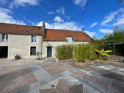 MAISON A VENDRE - CUCHARMOY - 237 m2 - 375 000 €