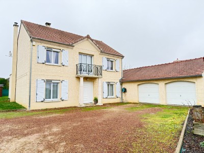 Maison traditionnelle A VENDRE - FAREMOUTIERS - 225 m2 - 447 000 €