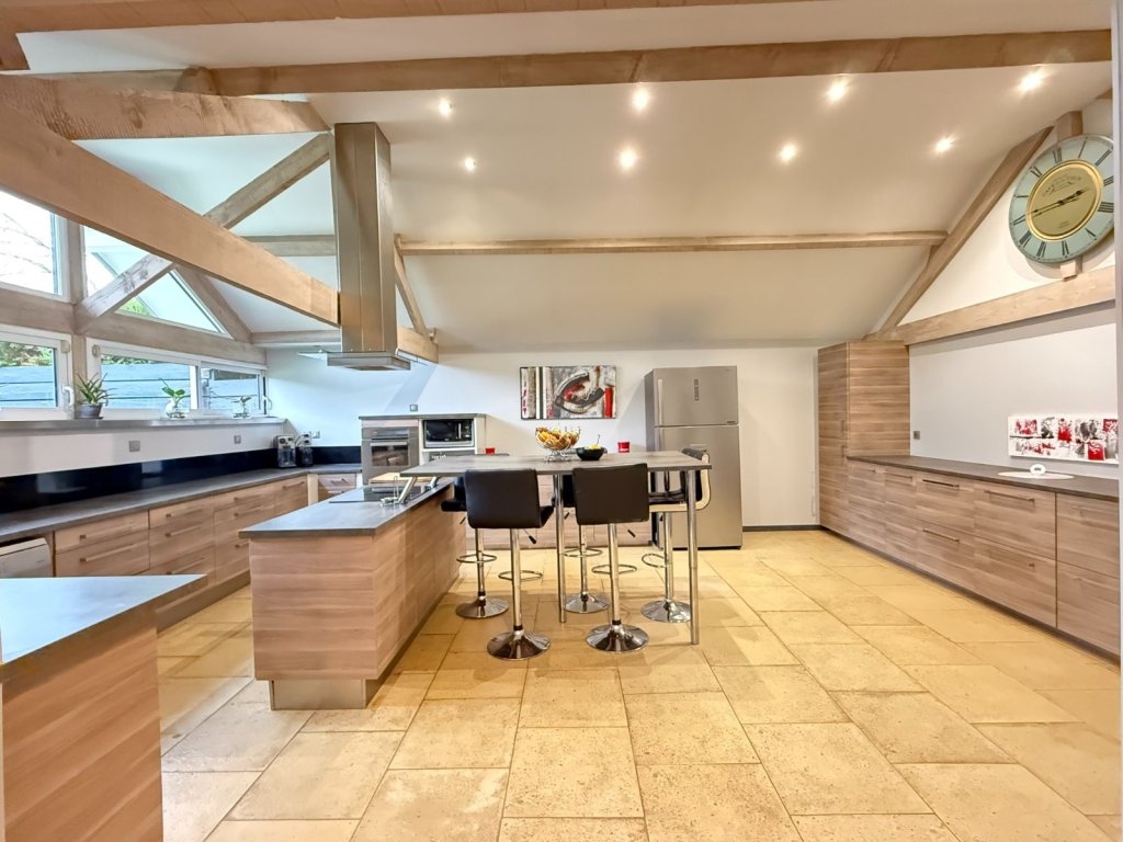 Maison traditionnelle A VENDRE - FAREMOUTIERS - 225 m2 - 447�000�&euro;