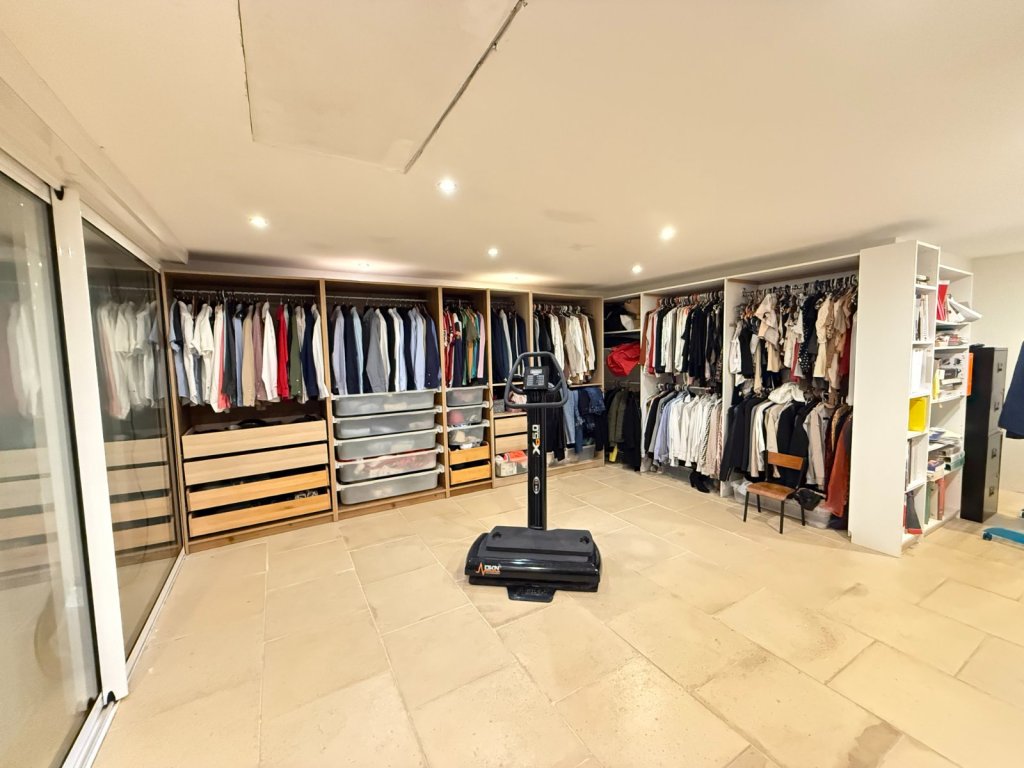 Maison traditionnelle A VENDRE - FAREMOUTIERS - 225 m2 - 447�000�&euro;