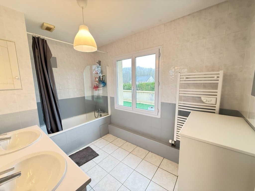 Maison traditionnelle A VENDRE - FAREMOUTIERS - 225 m2 - 447�000�&euro;