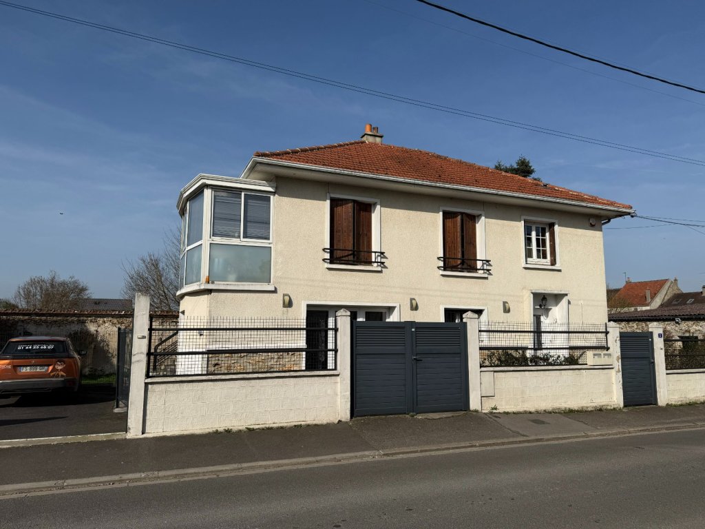 Maison divis�e en deux logements lou� A VENDRE - FAREMOUTIERS - 130 m2 - 243�000�&euro;