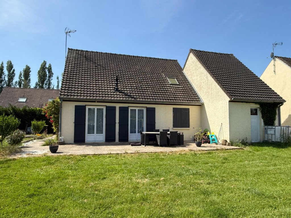Maison traditionnelle A VENDRE - FONTAINS - 108 m2 - 253 000 &euro;