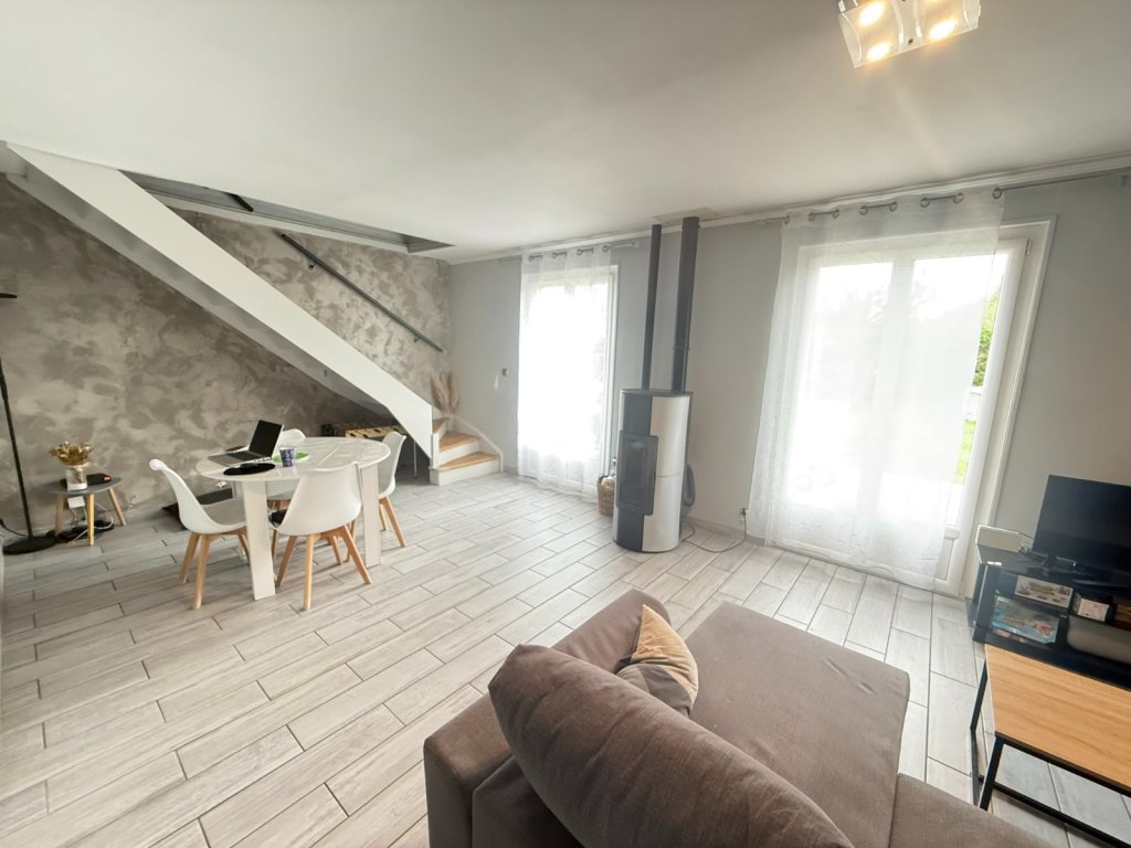 Maison traditionnelle - FONTAINS - 108 m2 - VENDU
