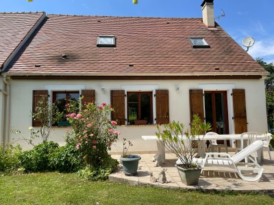 maison traditionnelle A VENDRE - FONTENAY TRESIGNY - 126 m2 - 325000€