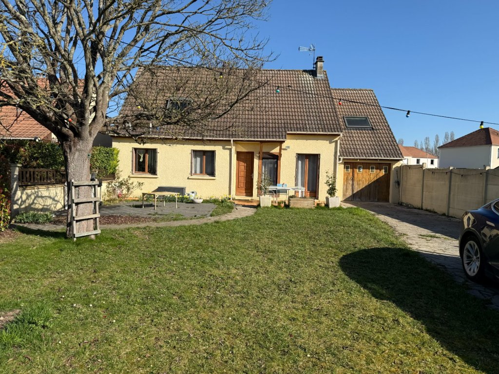 MAISON TRADITIONNELLE A VENDRE - FONTENAY TRESIGNY - 125.84 m2 - 339�000�&euro;