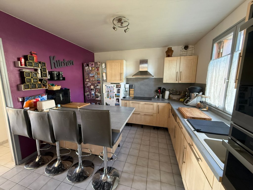 MAISON TRADITIONNELLE A VENDRE - FONTENAY TRESIGNY - 125.84 m2 - 339�000�&euro;