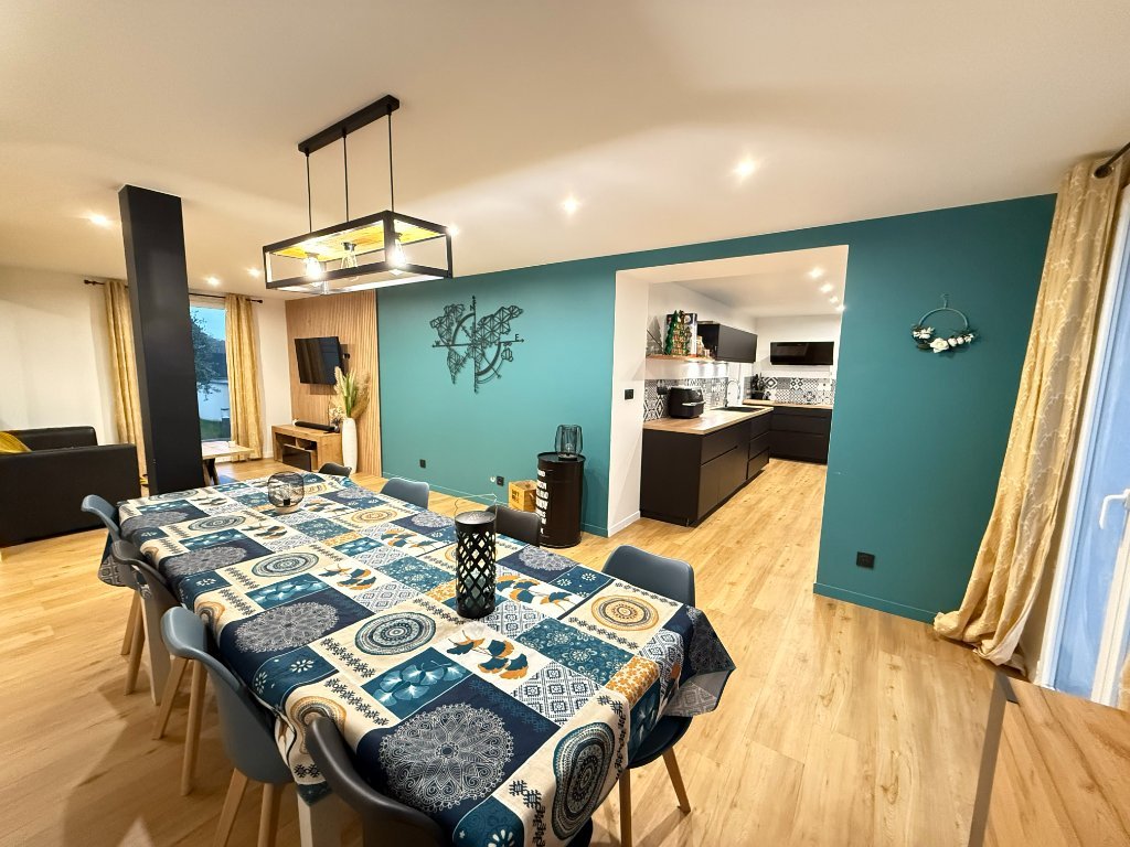 Maison traditionnelle RT2012 - FONTENAY TRESIGNY - 140 m2 - VENDU