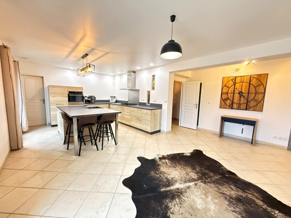 Maison traditionnelle A VENDRE - GUERARD - 200 m2 - 436�000�&euro;