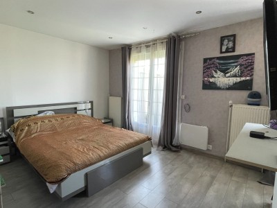 maison traditionnelle A VENDRE - JOUY LE CHATEL - 150 m2 - 335000€