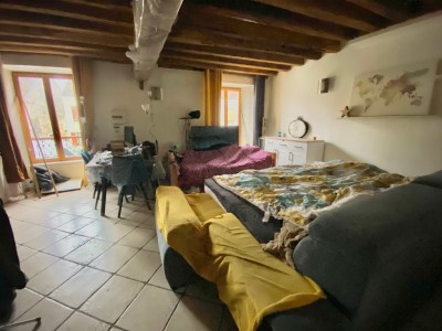 Boutique + appartartement A VENDRE - LA CROIX EN BRIE - 96 m2 - 162000€