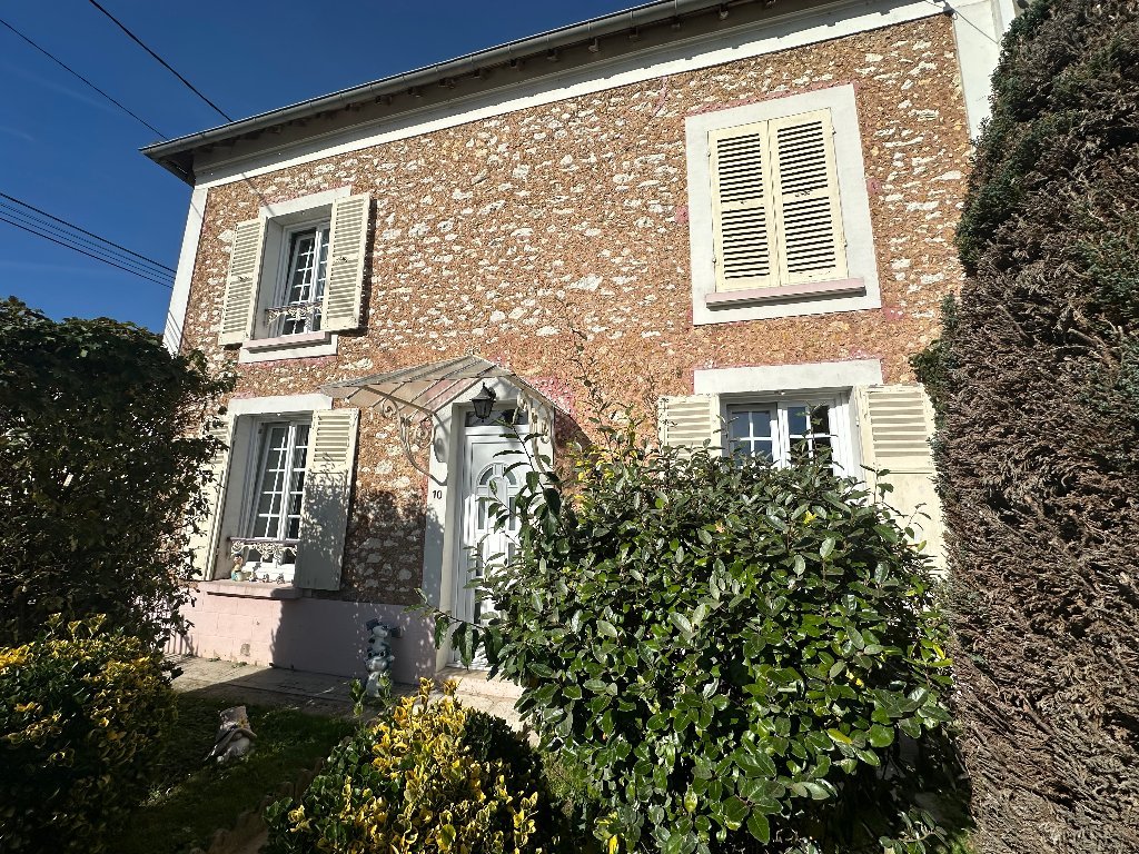 MAISON - LA FERTE GAUCHER - 158 m2 - VENDU