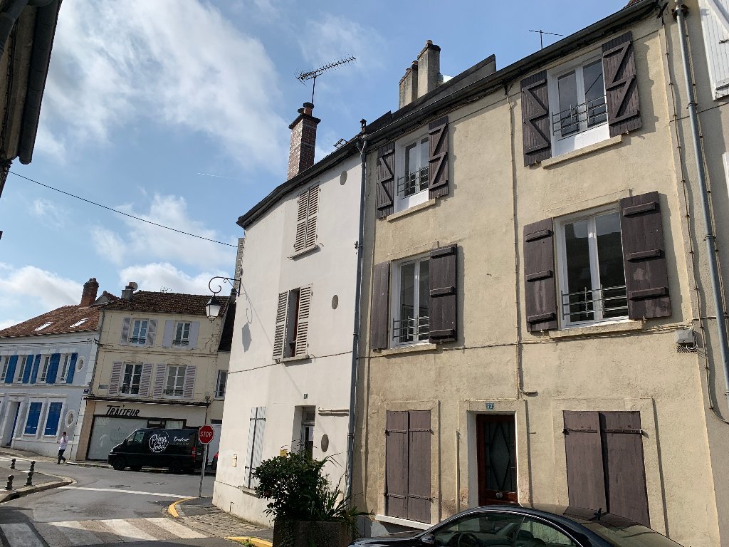 MAISON DE VILLE - LA FERTE GAUCHER - 60 m2 - VENDU