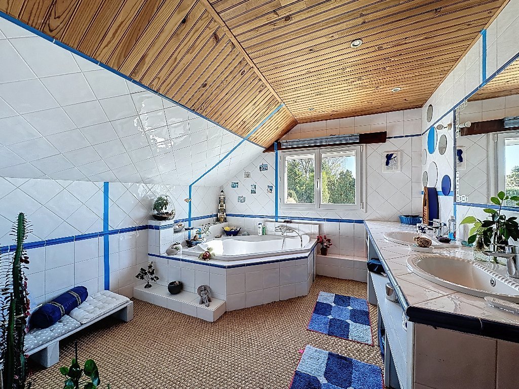 MAISON A VENDRE - LA FERTE GAUCHER - 192 m2 - 330�000�&euro;