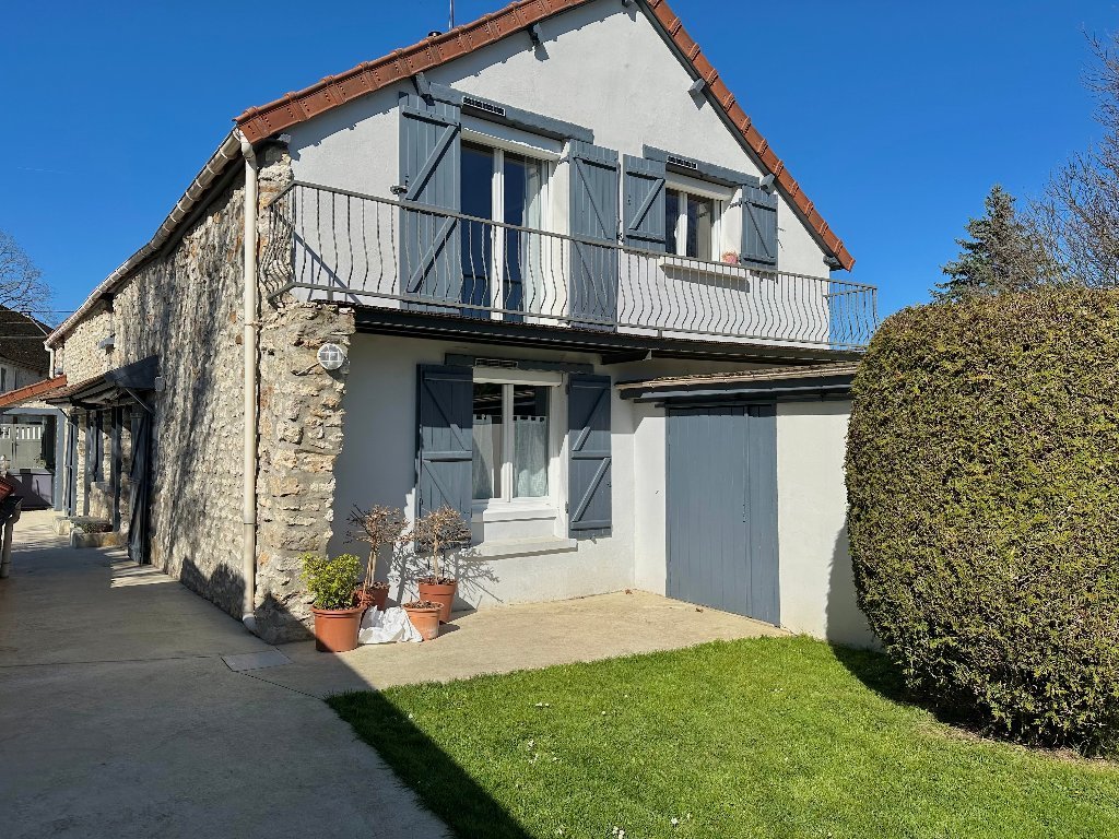 MAISON A VENDRE - LA FERTE GAUCHER - 192 m2 - 330�000�&euro;