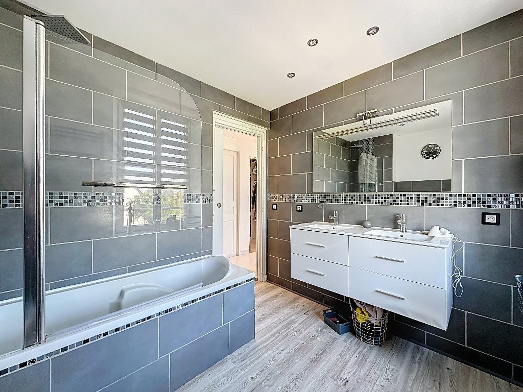 MAISON A VENDRE - LA FERTE GAUCHER - 135 m2 - 275�000�&euro;