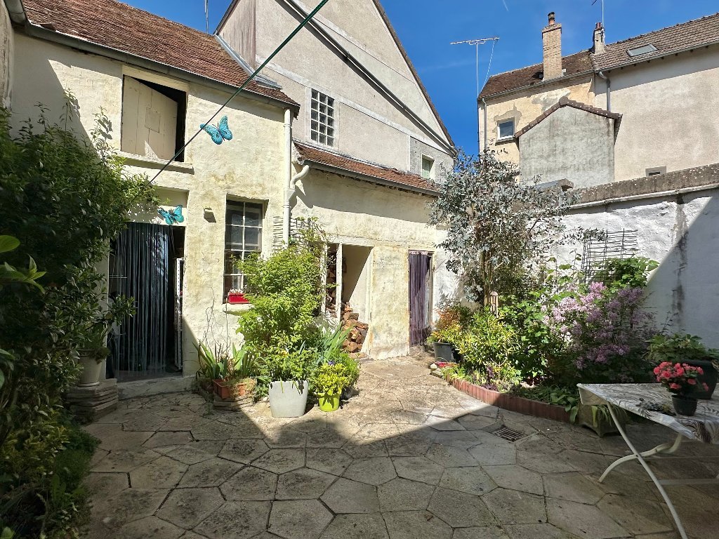 Maison de Ville A VENDRE - LA FERTE GAUCHER - 125 m2 - 164 000 &euro;