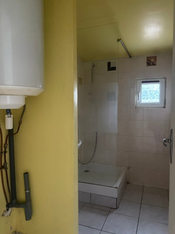 ENSEMBLE IMMOBILIER - 4 logements A VENDRE - LA FERTE GAUCHER - 240 m2 - 316 000 &euro;