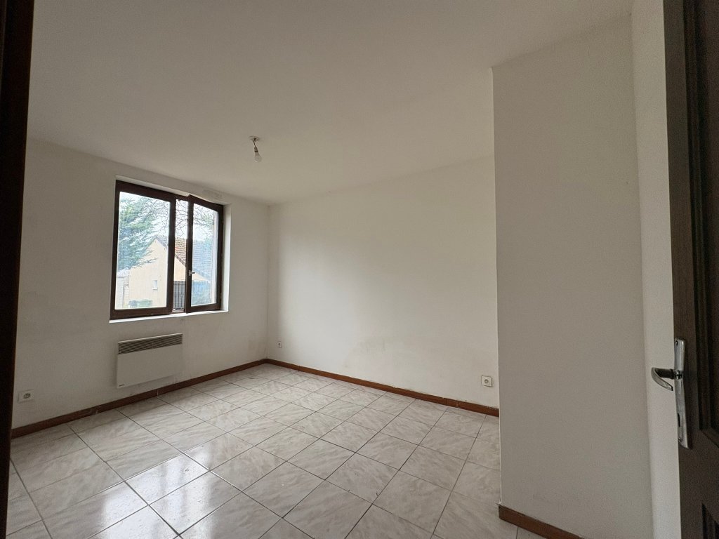 ENSEMBLE IMMOBILIER - 4 logements A VENDRE - LA FERTE GAUCHER - 240 m2 - 316 000 &euro;
