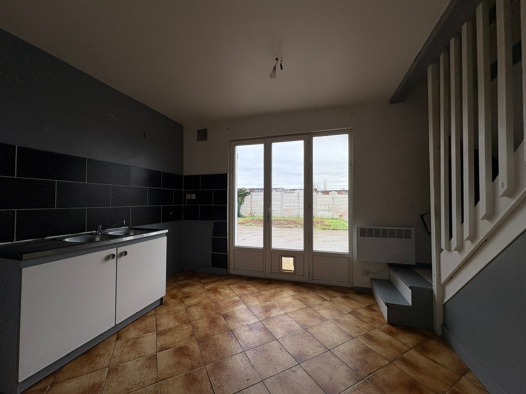 ENSEMBLE IMMOBILIER - 4 logements A VENDRE - LA FERTE GAUCHER - 240 m2 - 316 000 &euro;