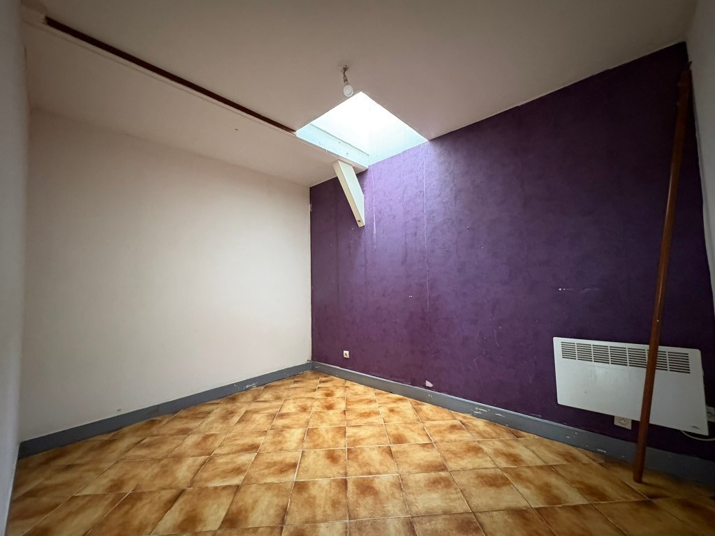 ENSEMBLE IMMOBILIER - 4 logements A VENDRE - LA FERTE GAUCHER - 240 m2 - 316 000 &euro;