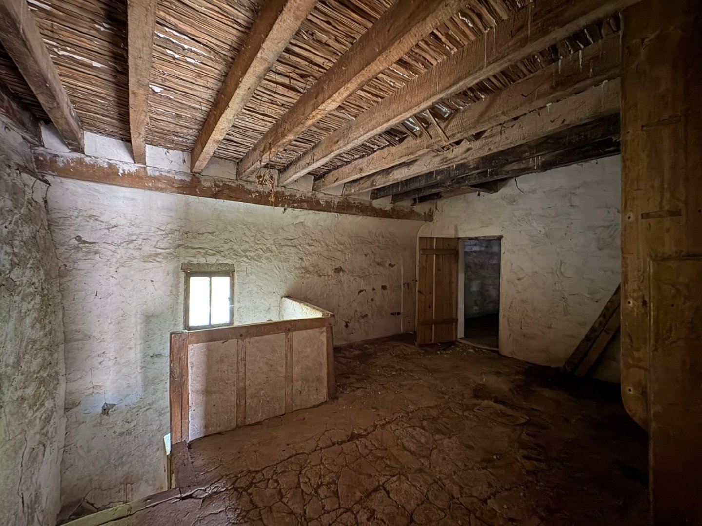 MAISON A RENOVER A VENDRE - LA FERTE GAUCHER - 90 m2 - 88 000 &euro;