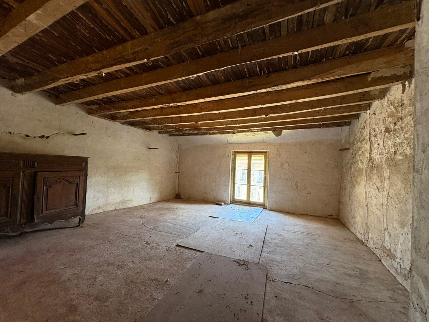 MAISON A RENOVER A VENDRE - LA FERTE GAUCHER - 90 m2 - 88 000 &euro;