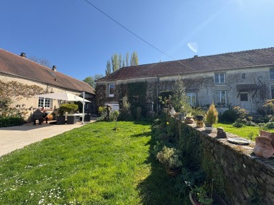 LONGERE EN L A VENDRE - LA FERTE GAUCHER - 235 m2 - 341 000 €
