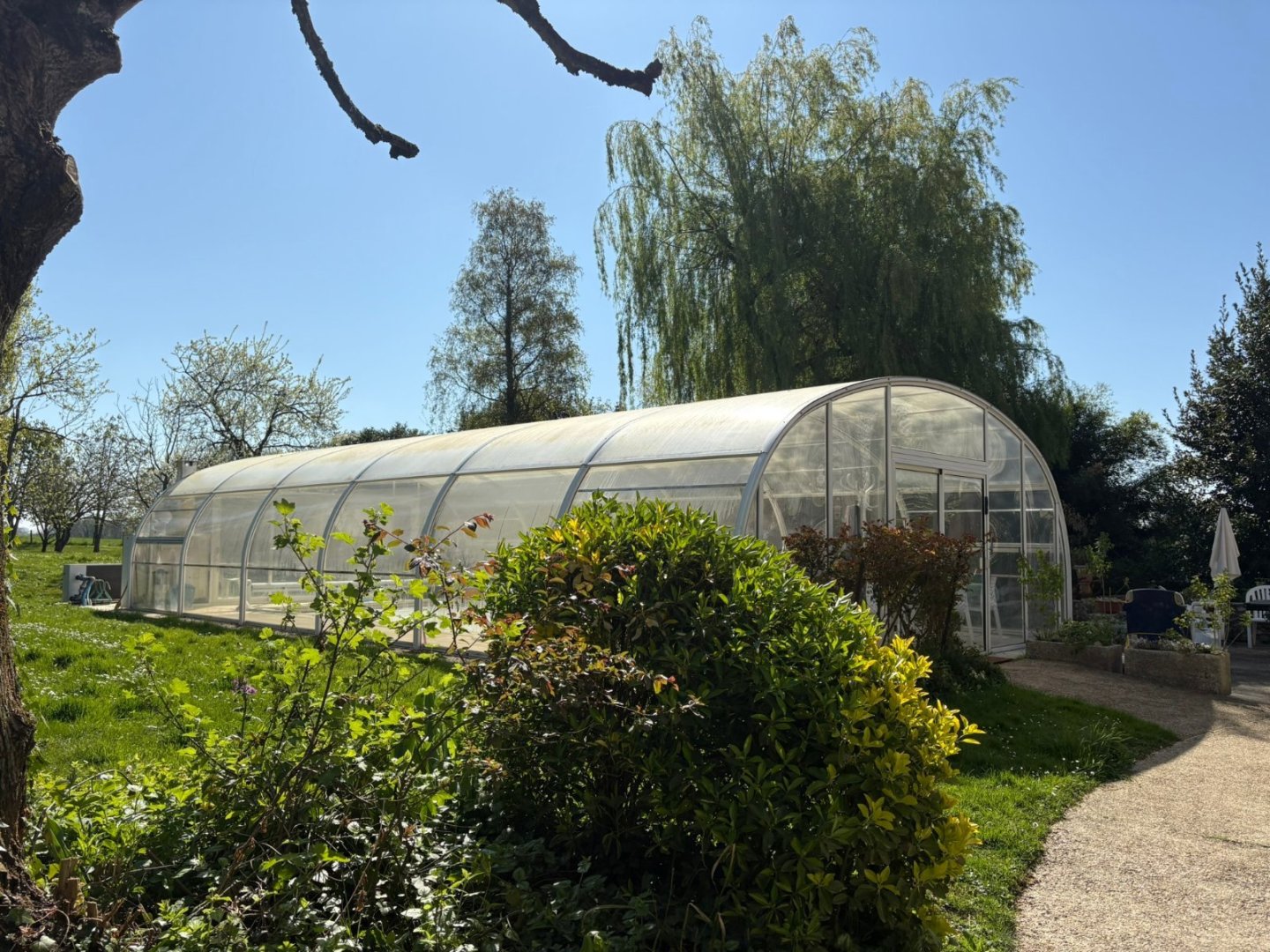 LONGERE EN L A VENDRE - LA FERTE GAUCHER - 235 m2 - 341 000 &euro;