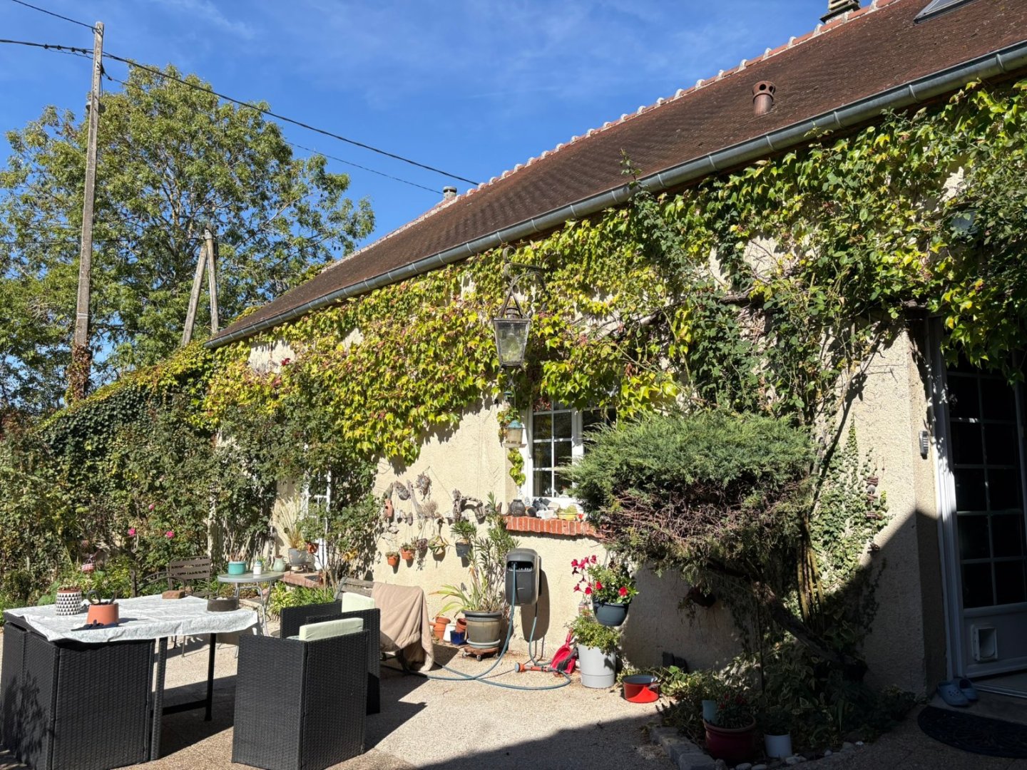 LONGERE EN L A VENDRE - LA FERTE GAUCHER - 235 m2 - 341 000 &euro;