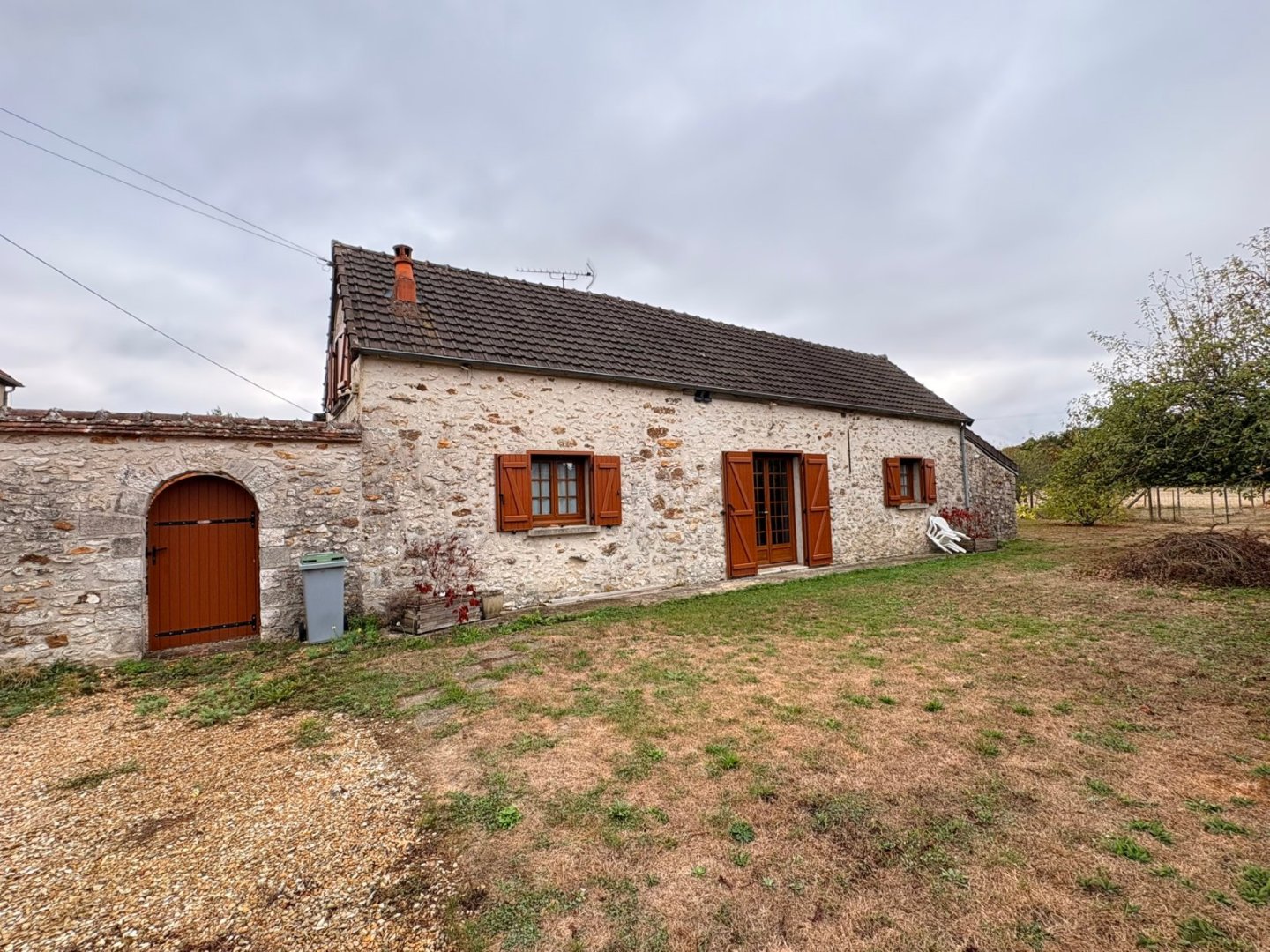 MAISON EN PIERRES A VENDRE - LA FERTE GAUCHER - 90 m2 - 159 000 &euro;
