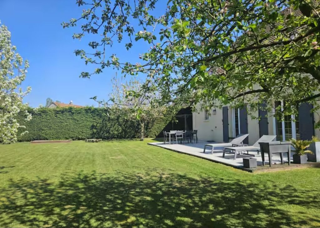 MAISON TRADITIONNELLE - LE PLESSIS FEU AUSSOUX - 158 m2 - VENDU