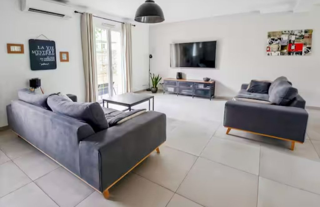 MAISON TRADITIONNELLE - LE PLESSIS FEU AUSSOUX - 158 m2 - VENDU