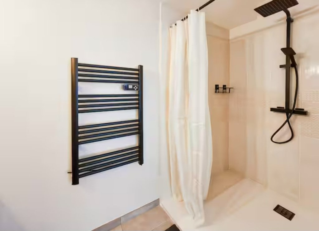 MAISON TRADITIONNELLE - LE PLESSIS FEU AUSSOUX - 158 m2 - VENDU