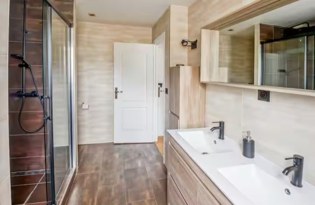 MAISON TRADITIONNELLE - LE PLESSIS FEU AUSSOUX - 158 m2 - VENDU