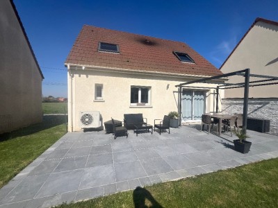 Maison 4 chambres (107 m²) Le Plessis-Feu-Aussoux, terrain 579 m², lumineuse, RDC chambre, PAC air/eau, 4 parkings, terrasse sud, fibre.