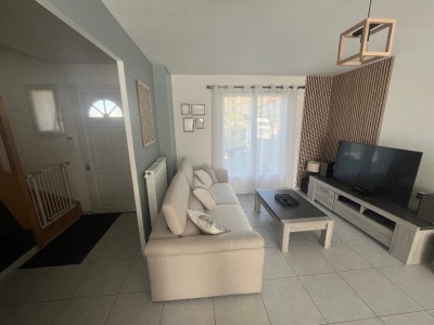 Maison 4 chambres (107 m²) Le Plessis-Feu-Aussoux, terrain 579 m², lumineuse, RDC chambre, PAC air/eau, 4 parkings, terrasse sud, fibre.