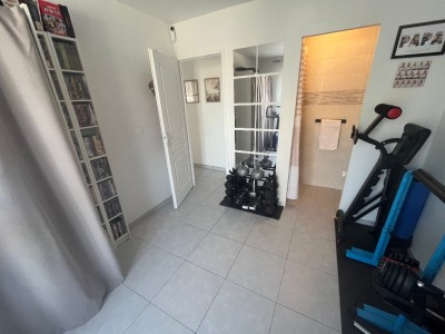 Maison 4 chambres (107 m²) Le Plessis-Feu-Aussoux, terrain 579 m², lumineuse, RDC chambre, PAC air/eau, 4 parkings, terrasse sud, fibre.