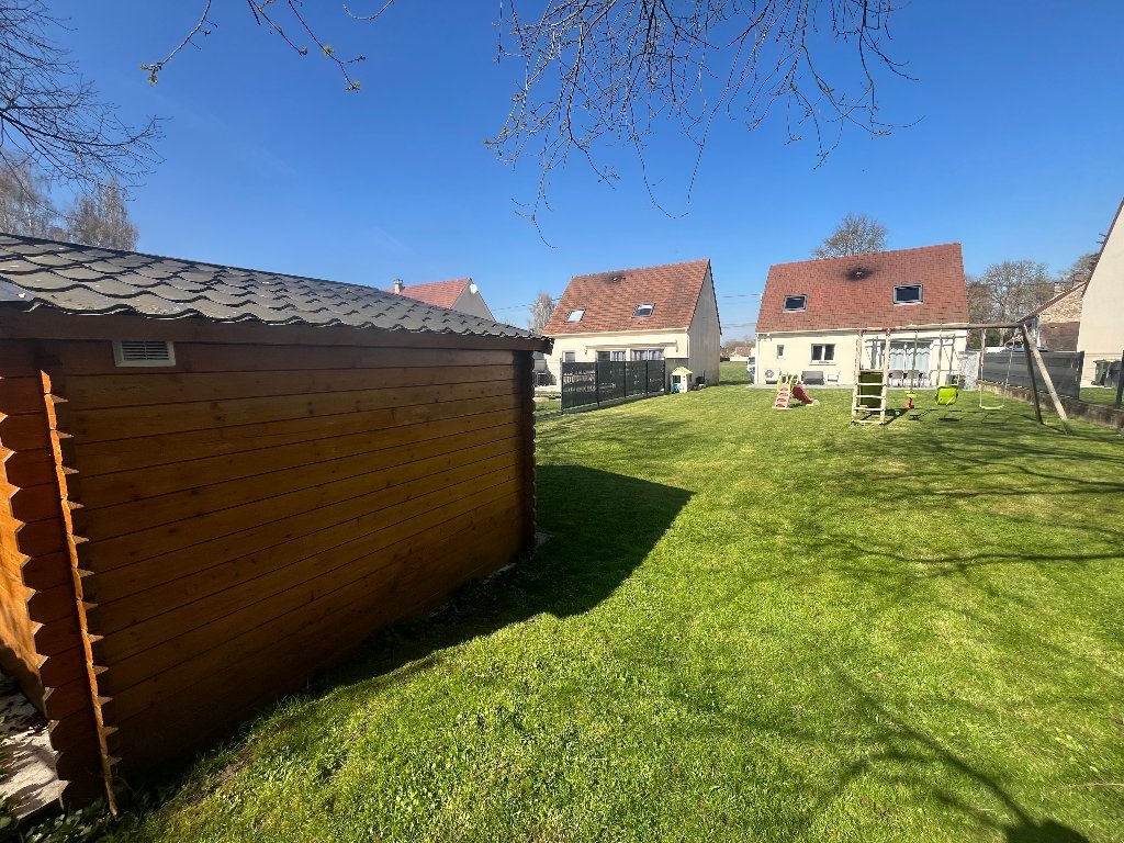 Maison 4 chambres (107 m�) Le Plessis-Feu-Aussoux, terrain 579 m�, lumineuse, RDC chambre, PAC air/eau, 4 parkings, terrasse sud, fibre.