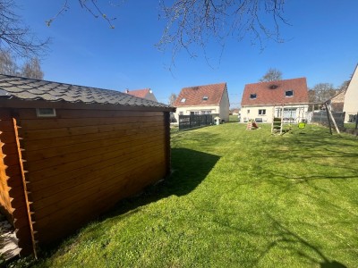 Maison 4 chambres (107 m²) Le Plessis-Feu-Aussoux, terrain 579 m², lumineuse, RDC chambre, PAC air/eau, 4 parkings, terrasse sud, fibre.