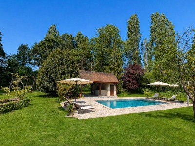 MAISON A VENDRE - LE PLESSIS FEU AUSSOUX - 300 m2 - 950 000 €