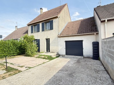 Maison Traditionnelle A VENDRE - LE PLESSIS FEU AUSSOUX - 122 m2 - 243 000 €
