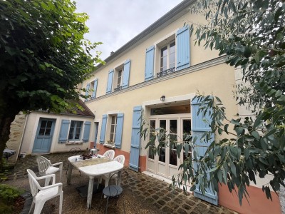 Maison Bourgeoise A VENDRE - LUMIGNY NESLES ORMEAUX - 170 m2 - 449000€