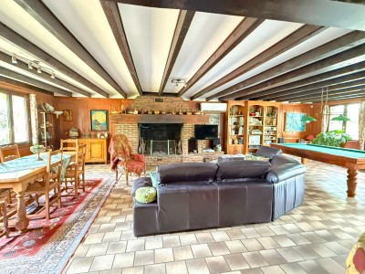 Maison indépendante A VENDRE - MARLES EN BRIE Centre du village - 207 m2 - 416 000 €