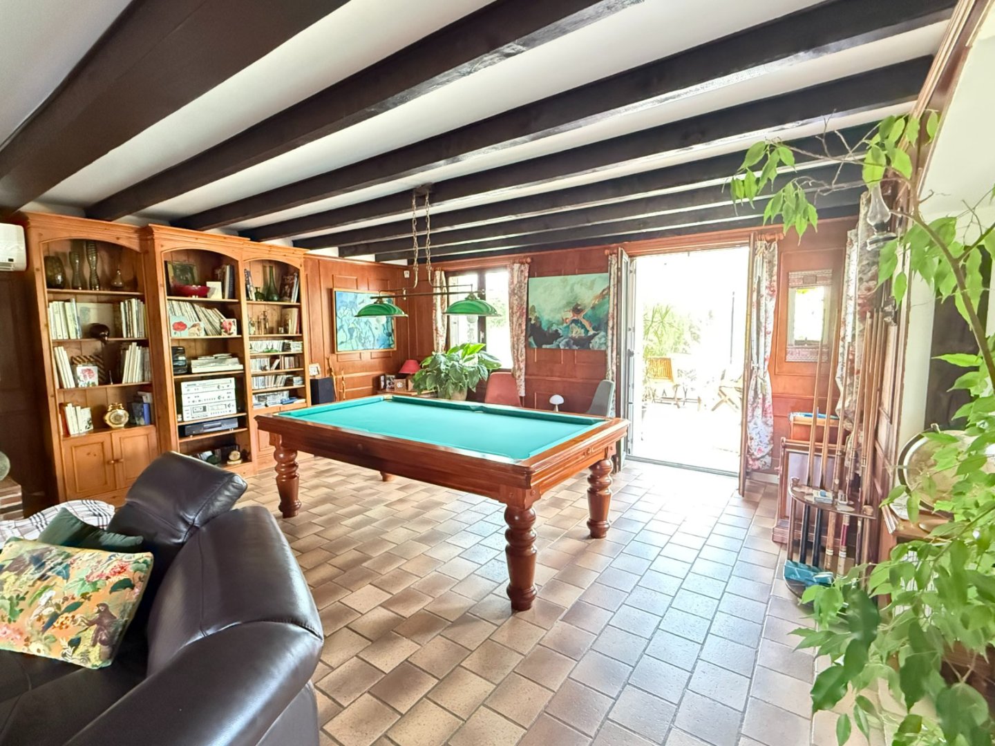 Maison indépendante A VENDRE - MARLES EN BRIE Centre du village - 207 m2 - 416 000 &euro;