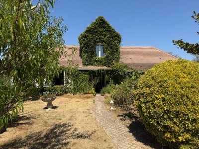 Maison indépendante A VENDRE - MARLES EN BRIE Centre du village - 207 m2 - 416 000 €