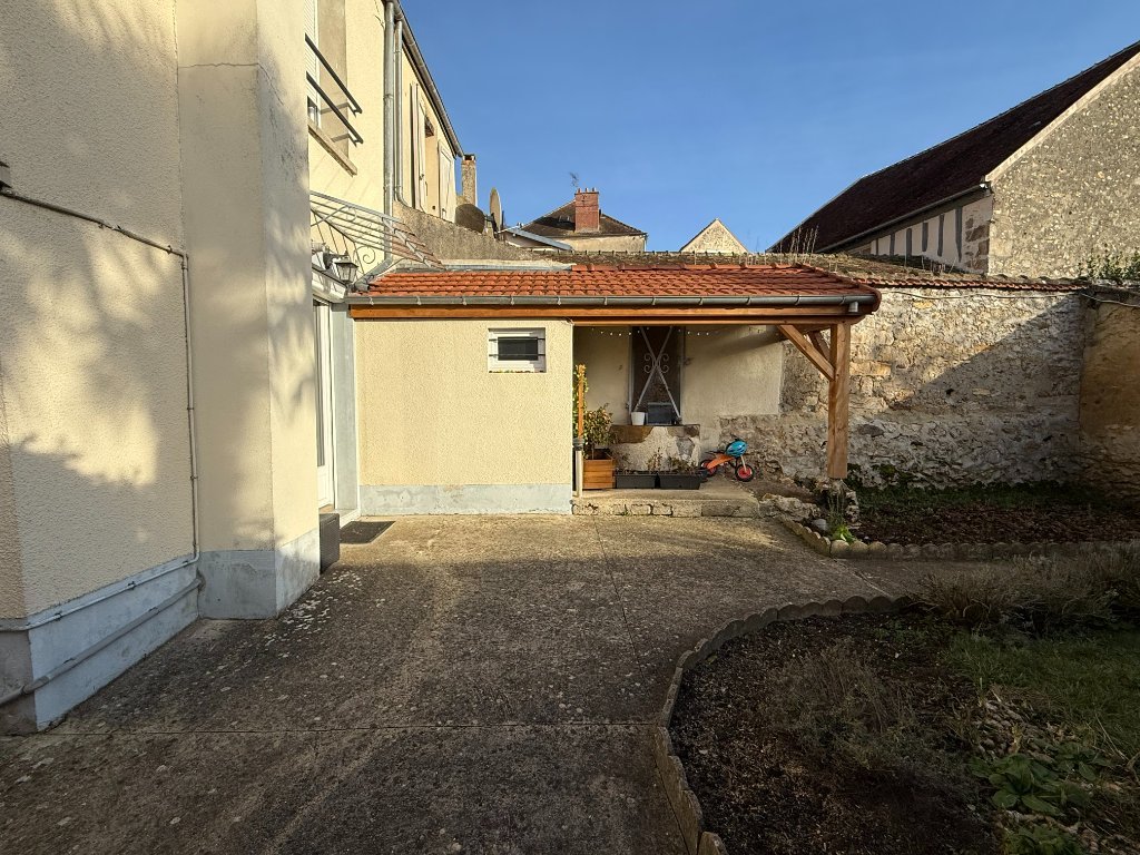 Maison Briarde Rurale A VENDRE - ROZAY EN BRIE Centre ville, commerces � pied - 136 m2 - 263�000�&euro;