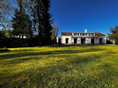 MAISON DE CHARME A VENDRE - ROZAY EN BRIE - 256 m2 - 595000€